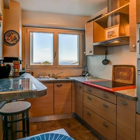 Superbe Vue Mer Et Montagnes Apartman